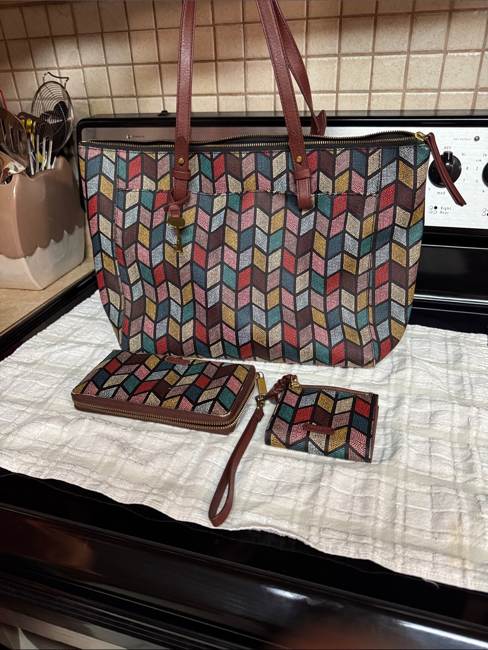 Fossil Geometric Design Purse with Wristlet and Billfold